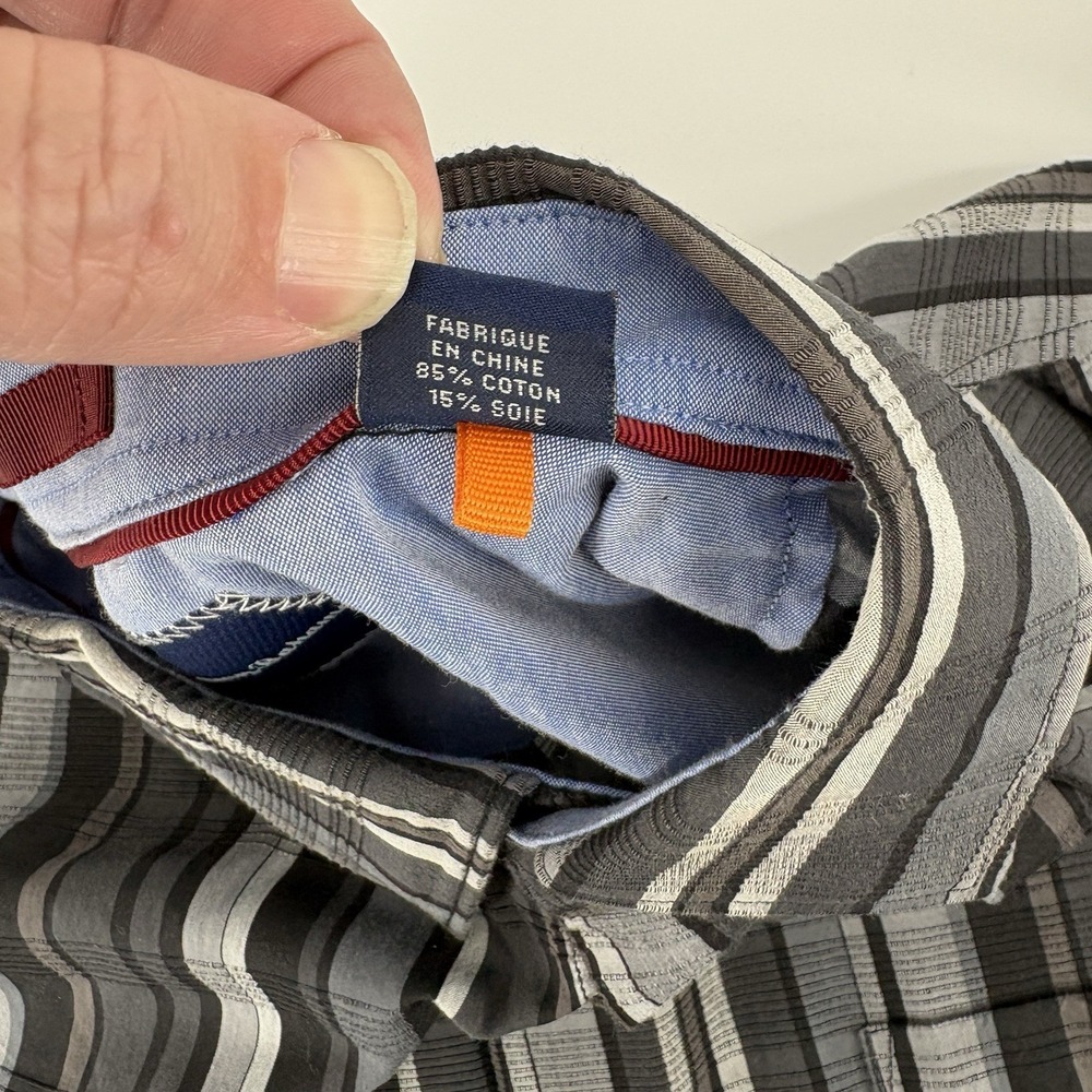 Tommy Bahama Men's Medium Grey Plaid Long Sleeve Button Up Light Flannel - Picture 4 of 11